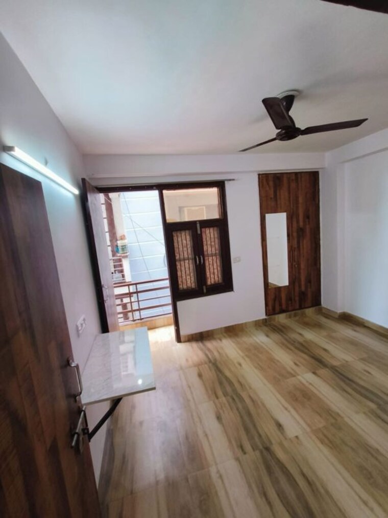 Bedroom, freedom fighters enclave 2 Bedroom 1000 Sq.Ft. Apartment In Freedom Fighters Enclave Delhi 10206271