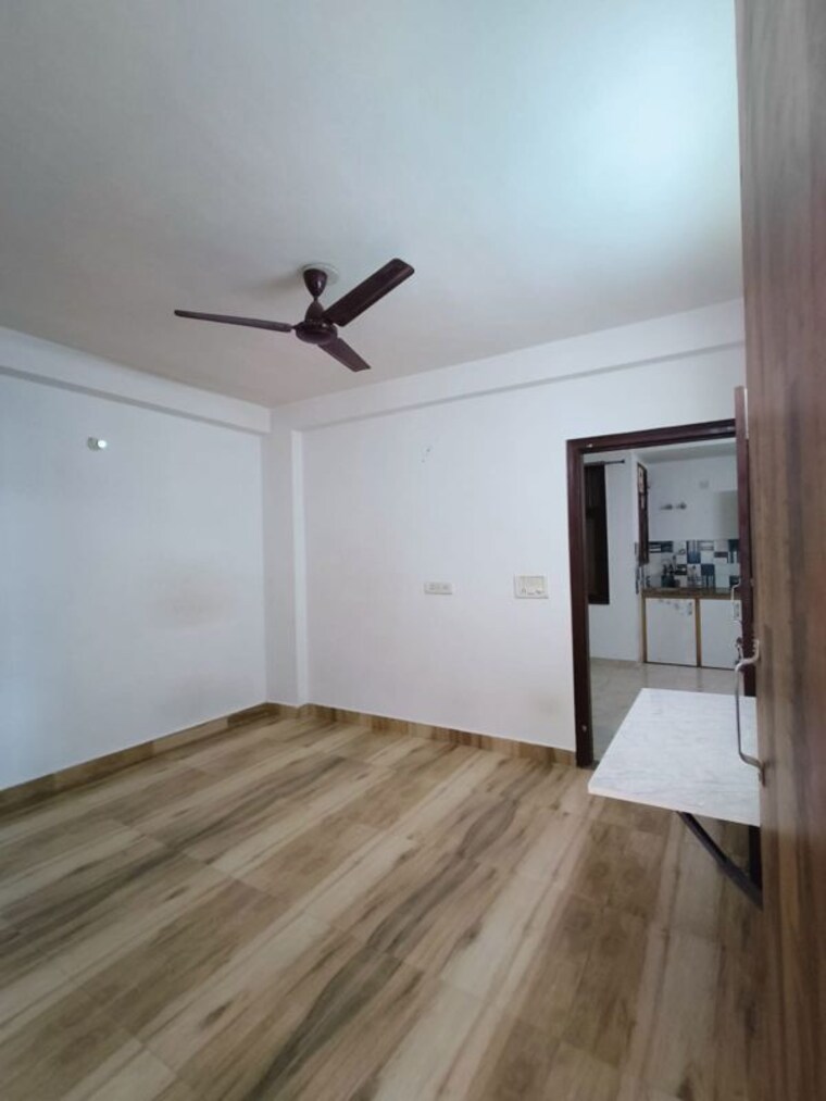 Room, freedom fighters enclave 2 Bedroom 1000 Sq.Ft. Apartment In Freedom Fighters Enclave Delhi 10206271