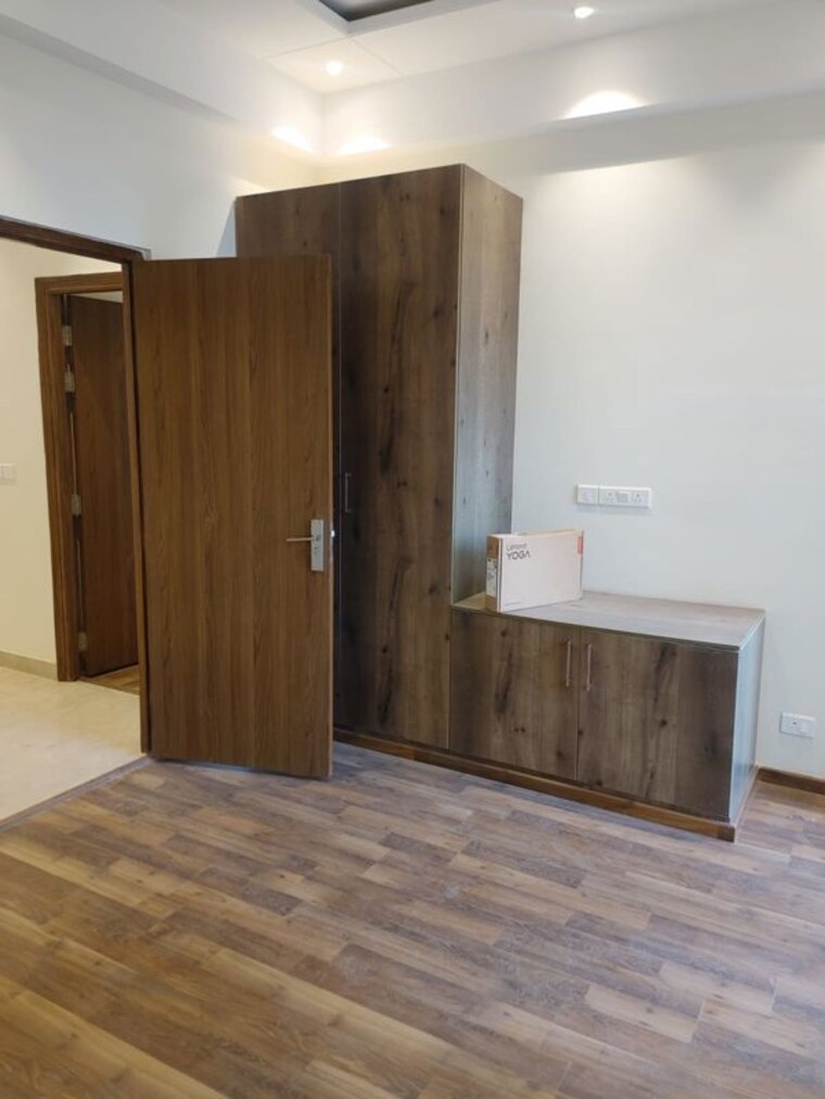 Room, suncity-vatsal-valley 3 Bedroom 1430 Sq.Ft. Apartment In Gwal Pahari Gurgaon 10206194