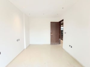 Room in 3 BHK Apartment at Sandu Vasudeo Bhuvan, Chembur – for Rent