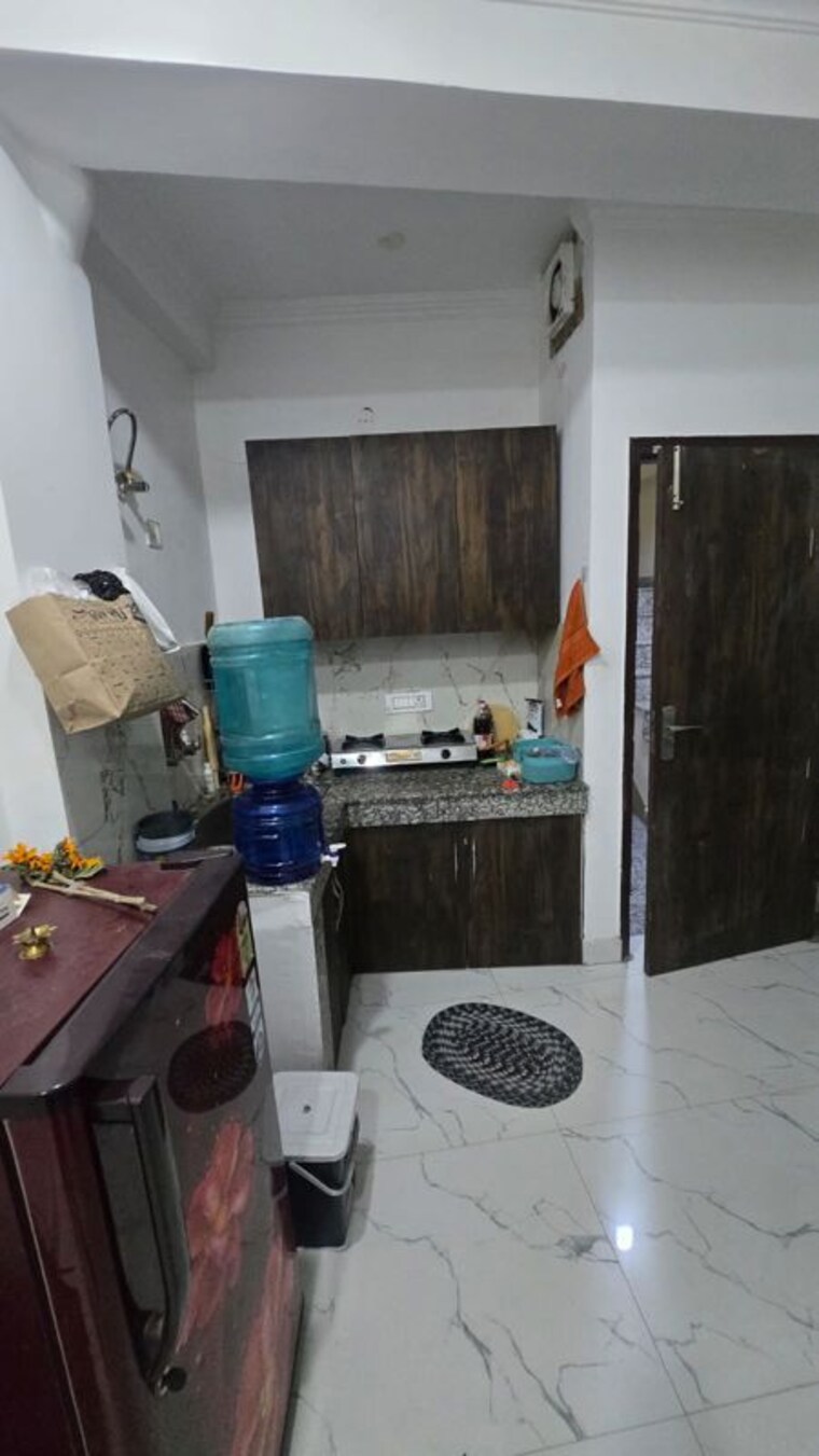 Team Area, freedom fighters enclave 1 Bedroom 350 Sq.Ft. Apartment In Freedom Fighters Enclave Delhi 10206282