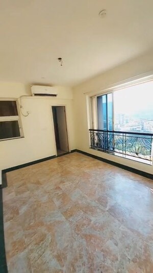 Room in 2 BHK Apartment at Hiranandani Meadows, Manpada – for Rent