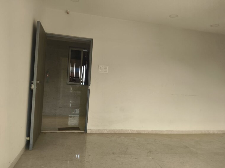 Room, vile parle west 1.5 Bedroom 550 Sq.Ft. Apartment In Vile Parle West Mumbai 10206301