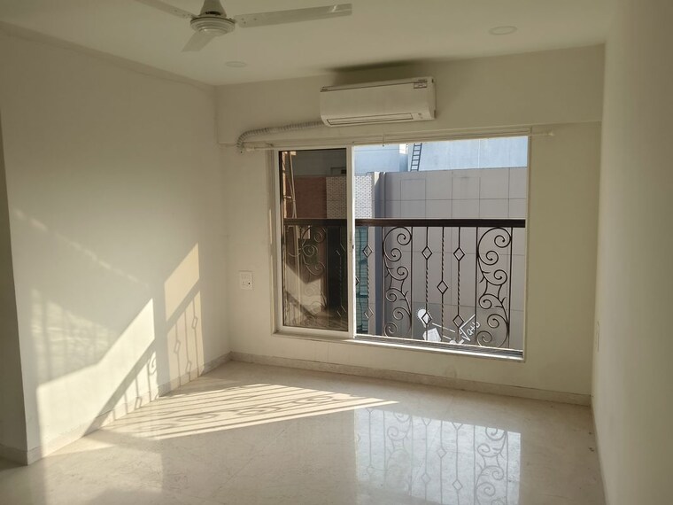 Room, vile parle west 1.5 Bedroom 550 Sq.Ft. Apartment In Vile Parle West Mumbai 10206301