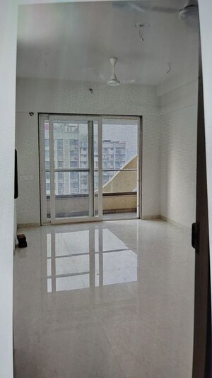 Room in 1 BHK Apartment at Shraddha Vertica, Vikhroli East – for Rent