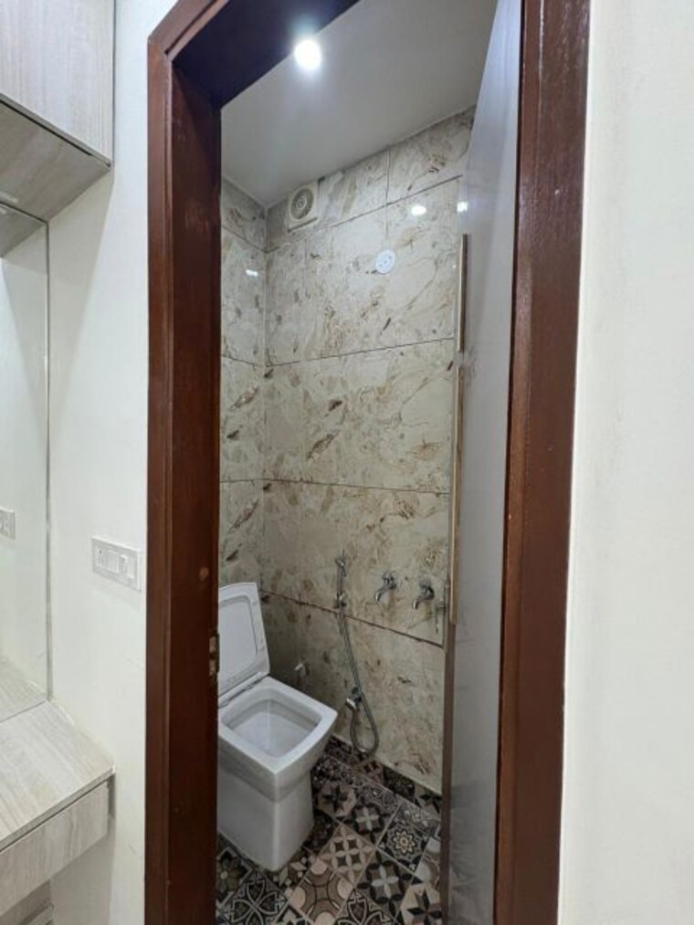 Bathroom, dwarka mor 2 Bedroom 530 Sq.Ft. Builder Floor In Dwarka Mor Delhi 10206321