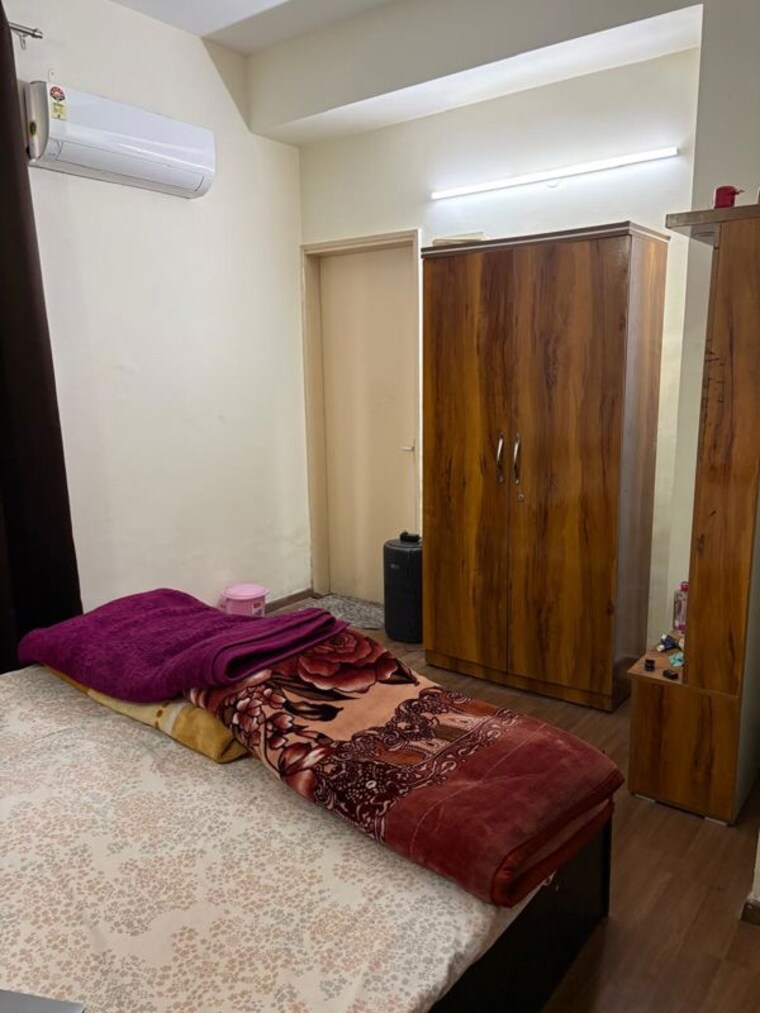 Bedroom, ss-mayfield-gardens 3 Bedroom 1550 Sq.Ft. Apartment In Sector 51 Gurgaon 10206324