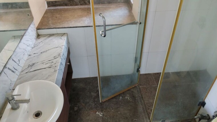 Bathroom, db-woods 4 Bedroom 1600 Sq.Ft. Apartment In Goregaon East Mumbai 10206333