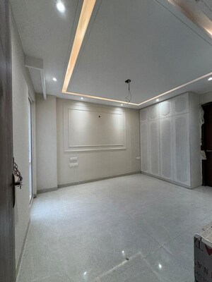 Room in 4 BHK Builder Floor at Uppal Southend, Sector 49 – for Sale