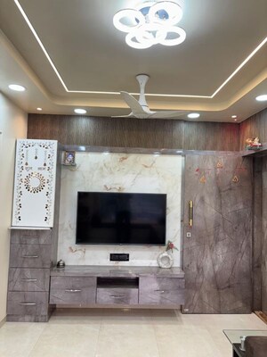 Furnished Amenities in 1 BHK Apartment at Shraddha Vertica, Vikhroli East – for Rent