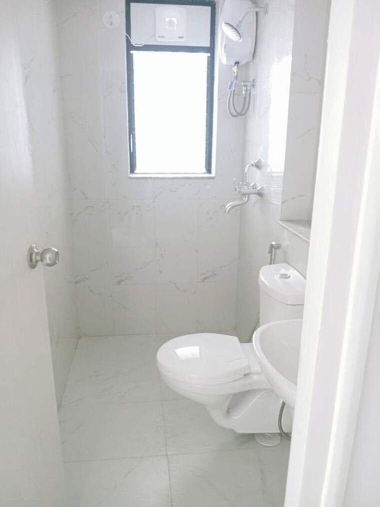 Bathroom, runwal-gardens-phase-3 2 Bedroom 670 Sq.Ft. Apartment In Dombivli East Thane 10206376
