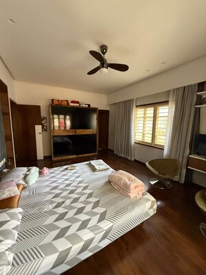 Bedroom in 4 BHK Independent House at Thaltej – for Sale