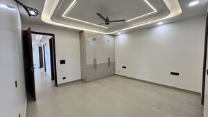 Room in 3 BHK Builder Floor at Sushant Lok I – for Rent