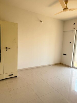 Room in Studio Apartment at Wadgaon Sheri – for Rent