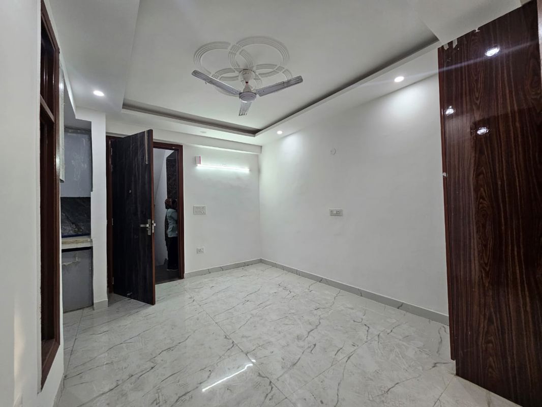 2 BHK Builder Floor For Sale in Saket