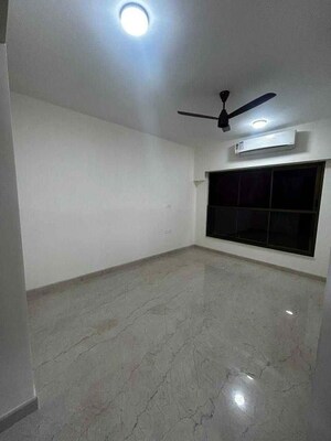 Room in 3 BHK Apartment at K Raheja Ascencio, Chandivali – for Rent