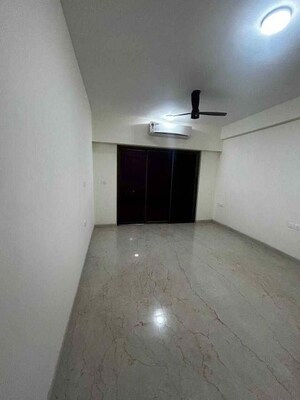 Room in 3 BHK Apartment at K Raheja Ascencio, Chandivali – for Rent