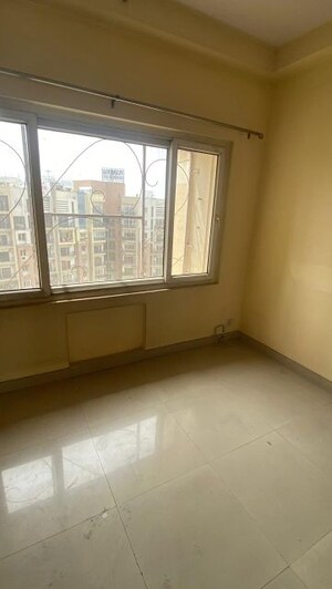 Room in 3.5 BHK Apartment at Uppal Plumeria Garden Estate, Omicron Iii Greater Noida – for Rent