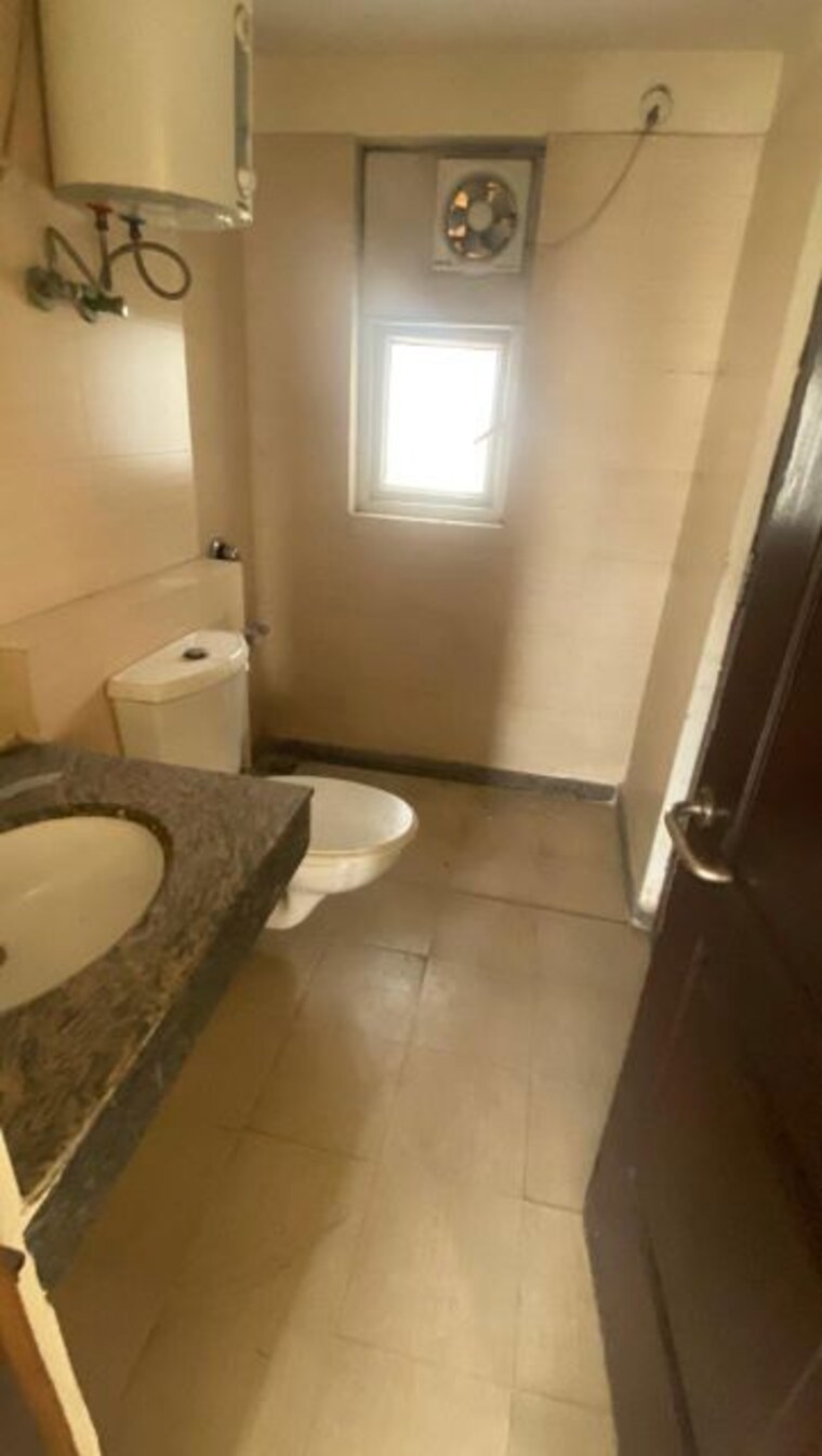 Bathroom, uppal-plumeria-garden-estate 3.5 Bedroom 1875 Sq.Ft. Apartment In Omicron Iii Greater Noida Greater Noida 10206475