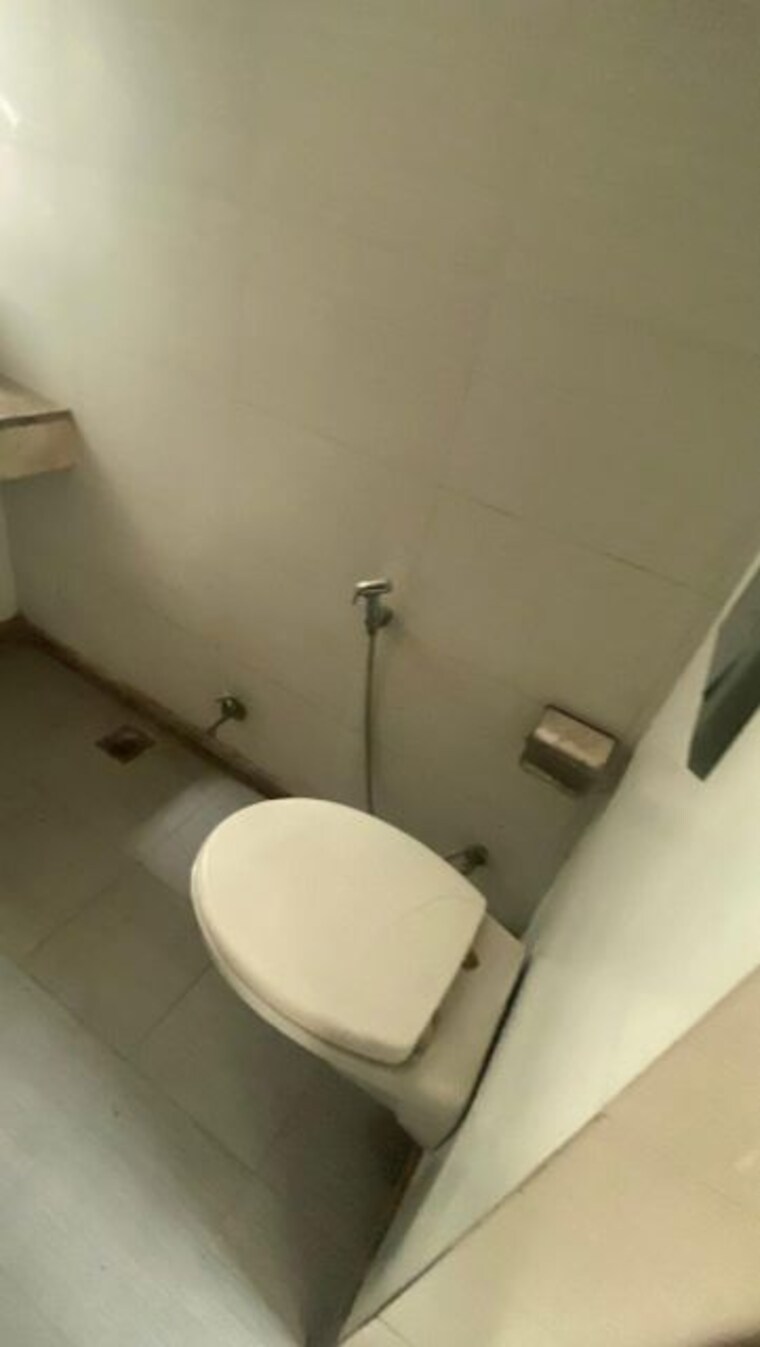 Bathroom, uppal-plumeria-garden-estate 3.5 Bedroom 1875 Sq.Ft. Apartment In Omicron Iii Greater Noida Greater Noida 10206475