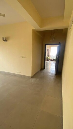 Room in 3.5 BHK Apartment at Uppal Plumeria Garden Estate, Omicron Iii Greater Noida – for Rent