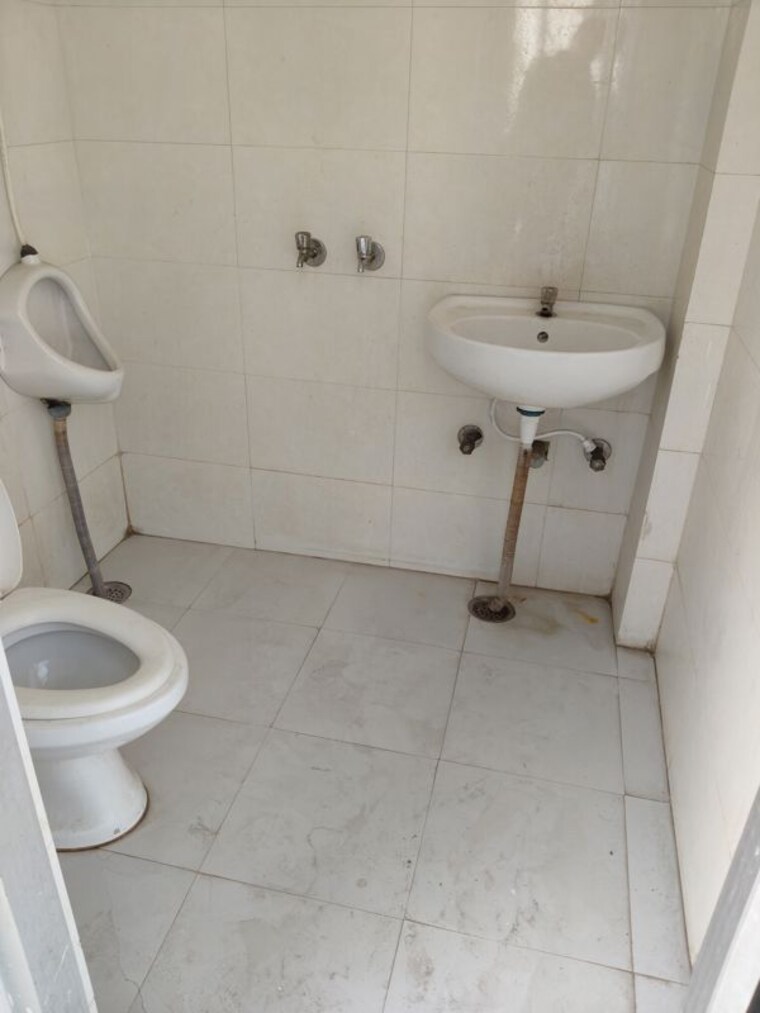 Floor Plan, sector 63 Commercial Warehouse 1700 Sq.Yd. In Sector 63 Noida 10206458