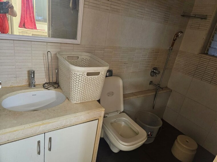 Bathroom, bandra west 2.5 Bedroom 800 Sq.Ft. Apartment In Bandra West Mumbai 10206485