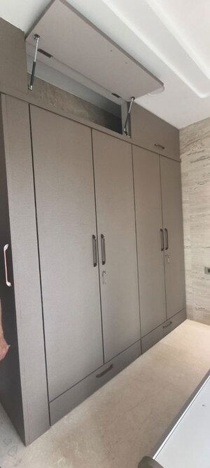 Furnished Amenities in 3.5 BHK Apartment at Ekta Tripolis, Goregaon West – for Rent