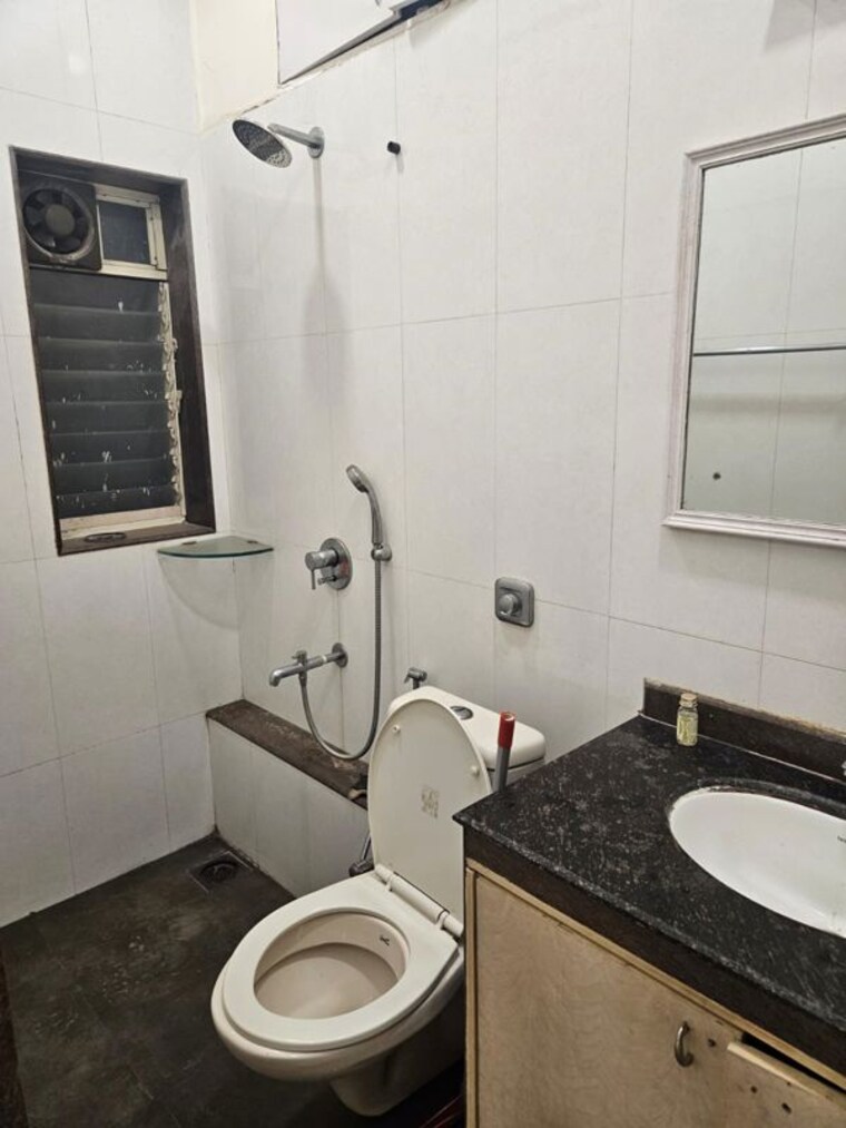 Bathroom, bandra west 2 Bedroom 800 Sq.Ft. Apartment In Bandra West Mumbai 10206492