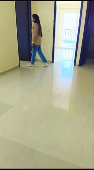 Room in 2 BHK Apartment at Windsor Paradise 2, Raj Nagar Extension – for Rent