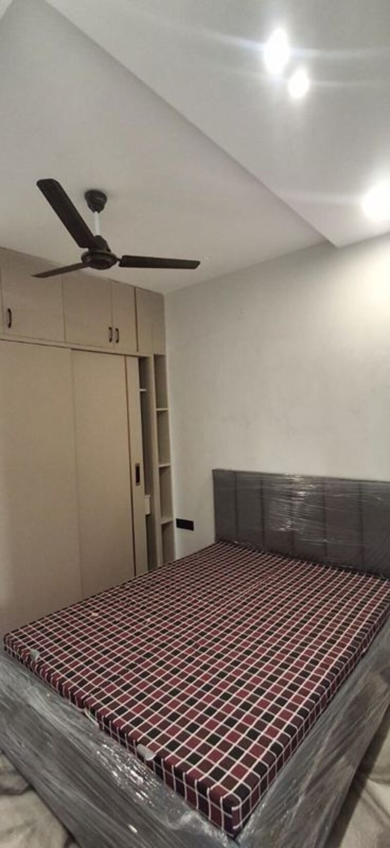 Room, subhash nagar 2 Bedroom 100 Sq.Yd. Builder Floor In Subhash Nagar Delhi 10206500