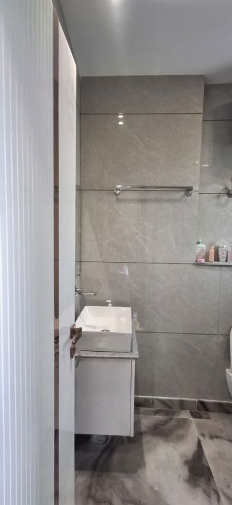 Bathroom, subhash nagar 2 Bedroom 100 Sq.Yd. Builder Floor In Subhash Nagar Delhi 10206500
