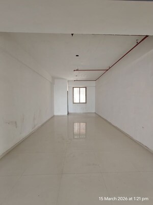  Office Space For Rent in Adajan