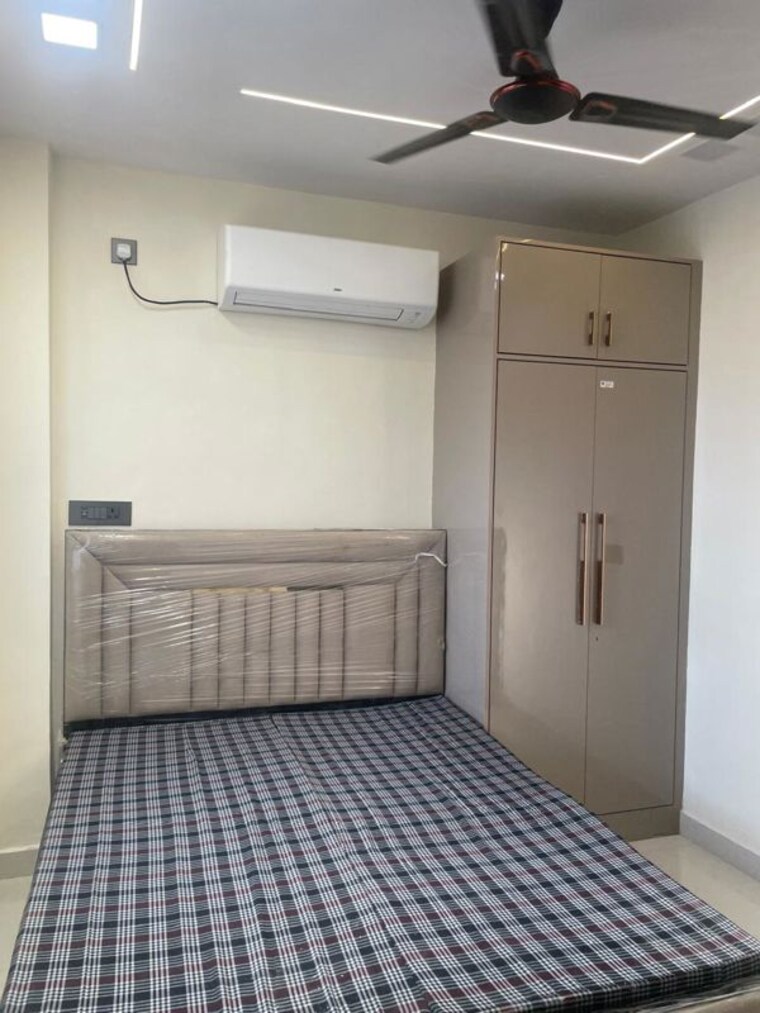 Room, tagore garden extension 1 Bedroom 80 Sq.Yd. Builder Floor In Tagore Garden Extension Delhi 10206516