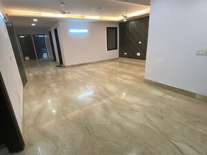 Room in 3 BHK Builder Floor at Rajouri Garden – for Rent