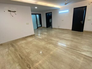 Room in 3 BHK Builder Floor at Rajouri Garden – for Rent