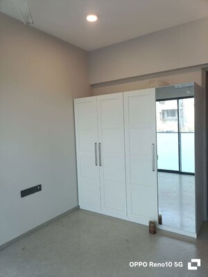 Room in 2 BHK Apartment at Rustomjee Paramount F Wing, Khar West – for Rent