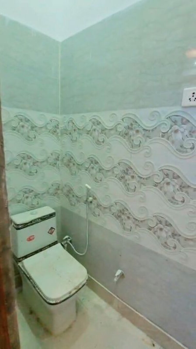 Bathroom, kailash-puram 3 Bedroom 450 Sq.Ft. Villa In Sadarpur Ghaziabad 10206532