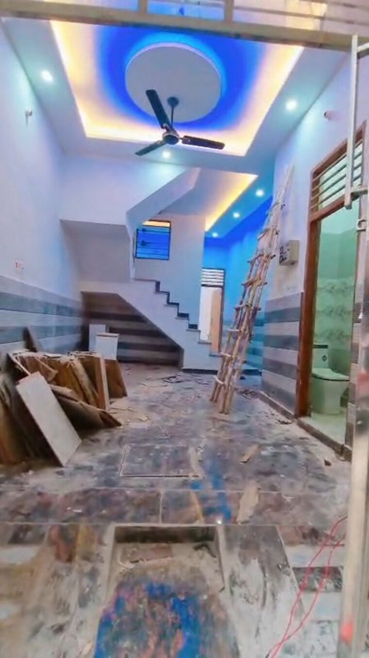  Parking, kailash-puram 3 Bedroom 450 Sq.Ft. Villa In Sadarpur Ghaziabad 10206532