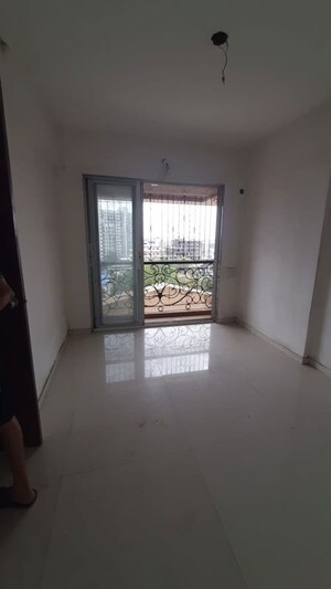 2 BHK Apartment For Rent in Bhagwati Skylon, Kalyan East