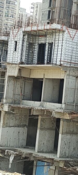 4 BHK Apartment – Exterior View View at Renowned Renox Thrive, Sector 10 Greater Noida - for Sale