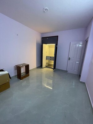 Room in 4 BHK Builder Floor at BPTP Parkland Pride, Sector 77 – for Rent