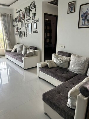 Living Room in 1.5 BHK Apartment at Raheja Ridgewood, Goregaon East – for Sale