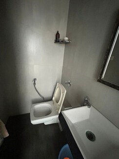 1.5 BHK + Pooja Room Apartment For Sale in Raheja Ridgewood