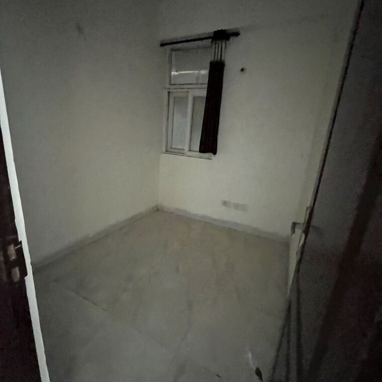 Room, amrapali-zodiac 2.5 Bedroom 1075 Sq.Ft. Apartment In Sector 120 Noida 10206569