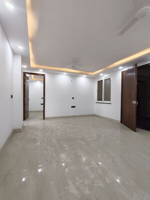 Room in 3 BHK Apartment at Saket – for Rent