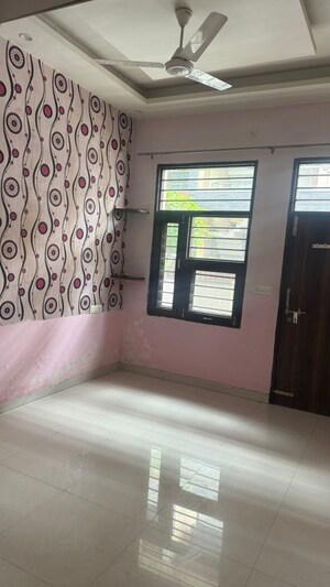 Room in 2 BHK Apartment at Vip Road – for Rent
