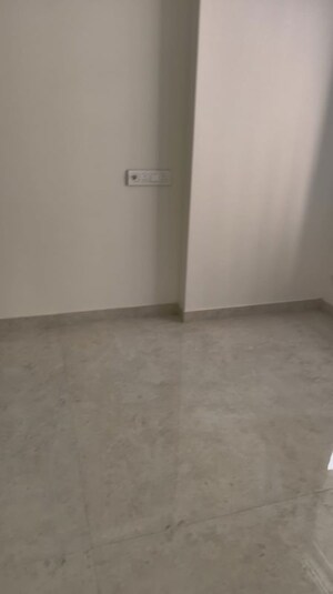 Bedroom in 2 BHK Apartment at Chembur – for Rent