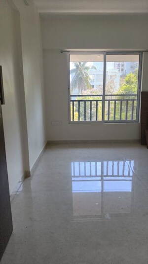 Bedroom in 2 BHK Apartment at Chembur – for Rent