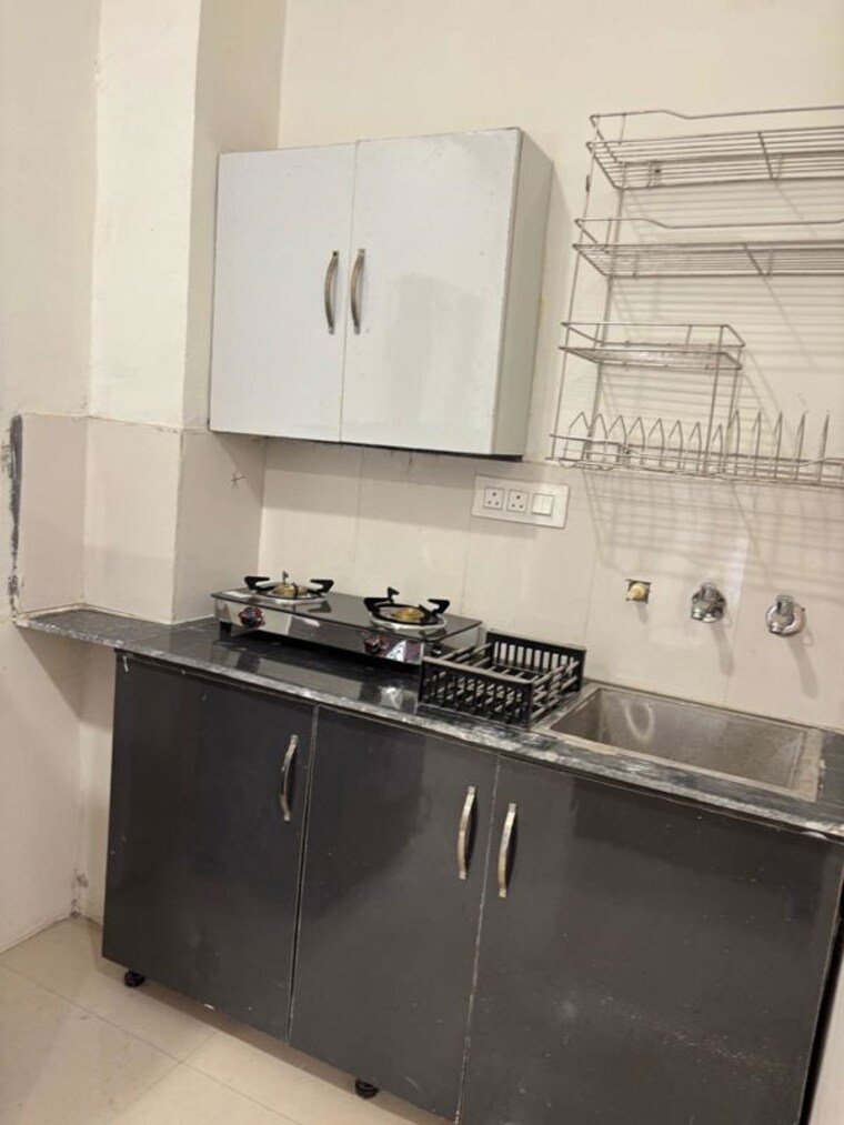 Kitchen, vip road Studio 750 Sq.Ft. Apartment In Vip Road Zirakpur 10206595